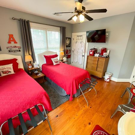 Bama Bed And Breakfast - Sweet Home Alabama Suite タスカルーサ エクステリア 写真