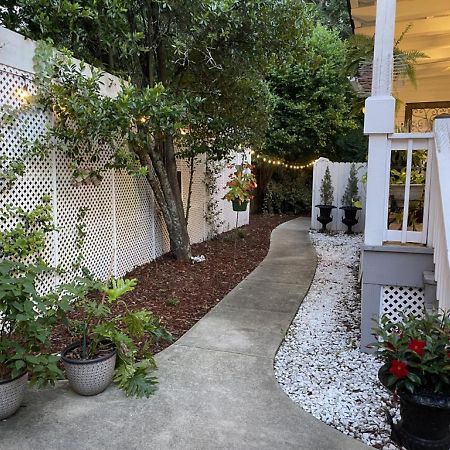 Bama Bed And Breakfast - Sweet Home Alabama Suite タスカルーサ エクステリア 写真
