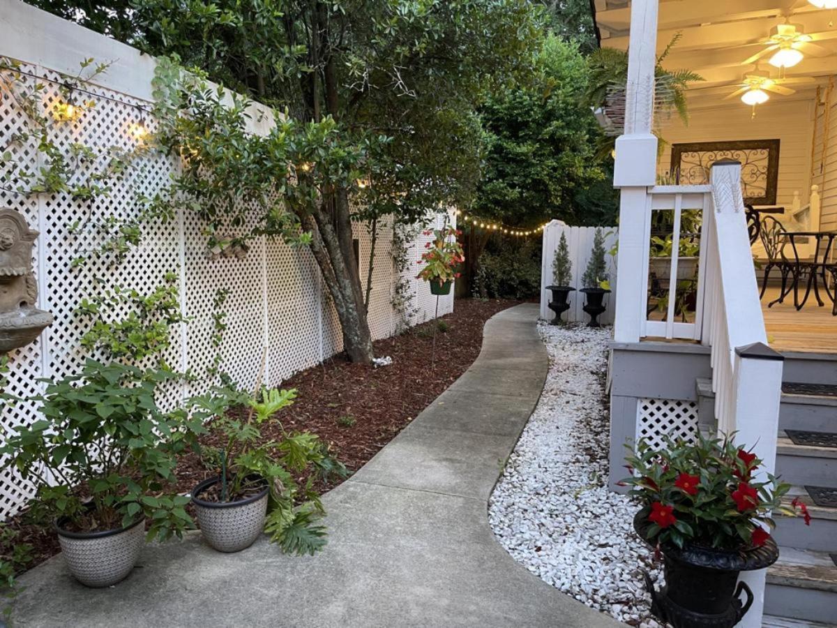 Bama Bed And Breakfast - Sweet Home Alabama Suite タスカルーサ エクステリア 写真